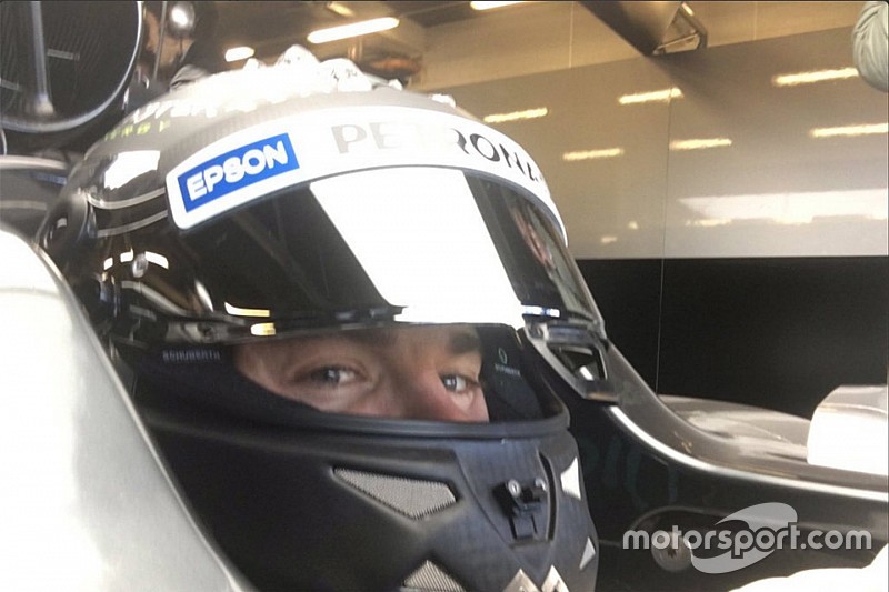 Video: A bordo del nuevo Mercedes W07 en Silverstone