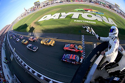 Após duas décadas, NASCAR volta à TV aberta