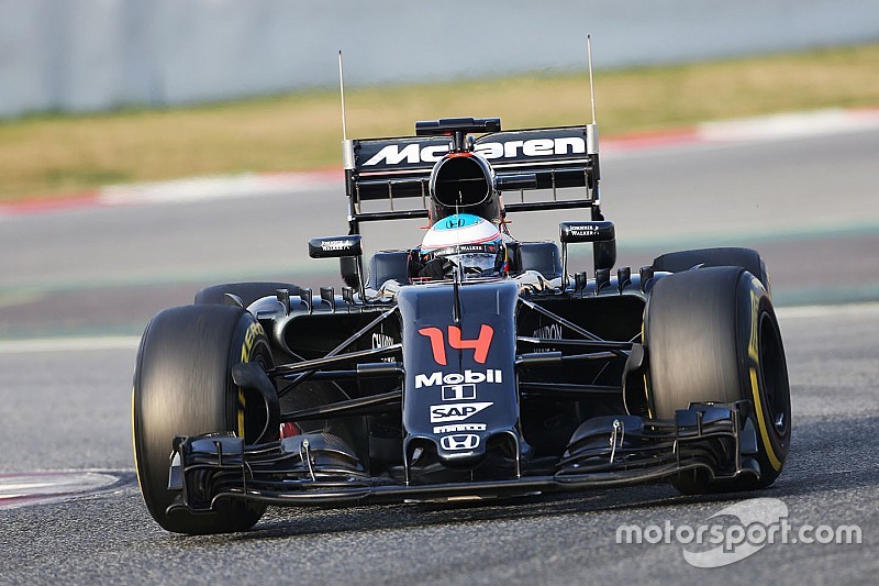 Technische problemen voor Alonso op laatste testdag