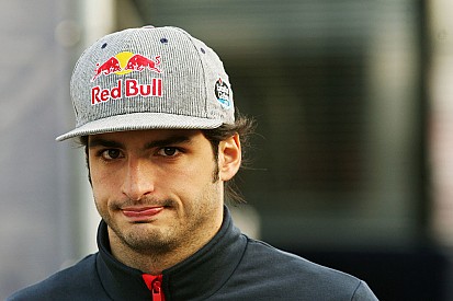 Sainz diz não se sentir desvalorizado ao lado de Verstappen