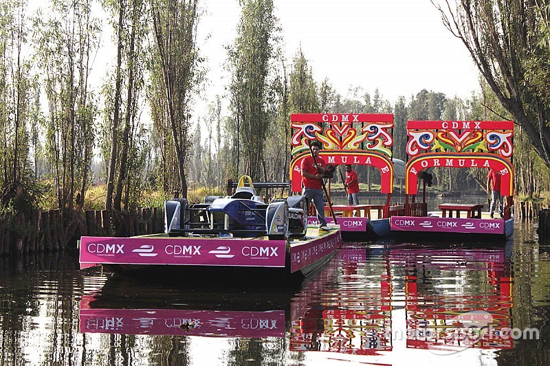 La F.E cammina sulle… acque di Xochimilco