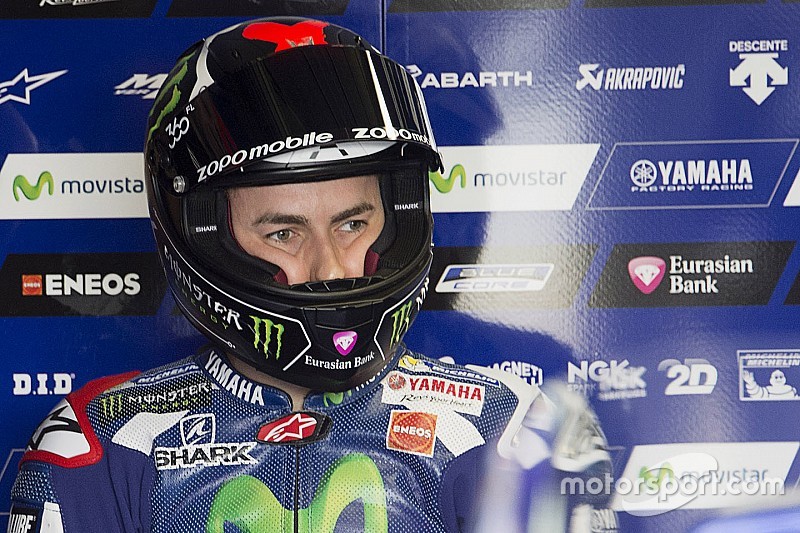 Test Losail, Day 1: Lorenzo vola e Rossi cade, ma è terzo