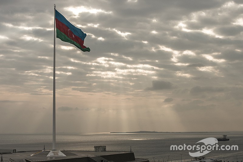 Baku schrapt zomertijd, starttijd F1 GP aangepast?
