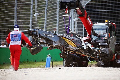Australische Grand Prix stilgelegd na zware crash Alonso