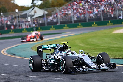 Росберг рассказал, как Mercedes тактически переиграла Ferrari