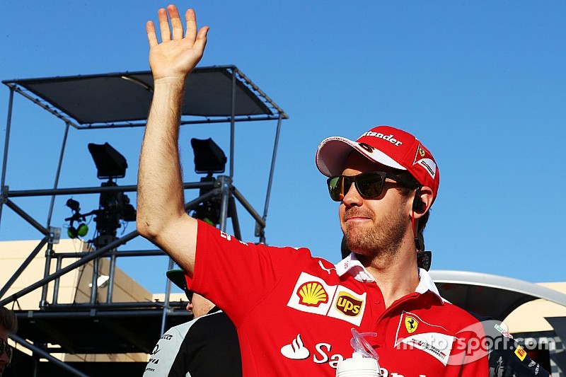 Vettel valt stil in opwarmronde: “Heel frustrerend”