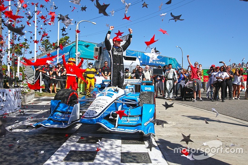 Simon Pagenaud schiva la penalità e centra il successo a Long Beach
