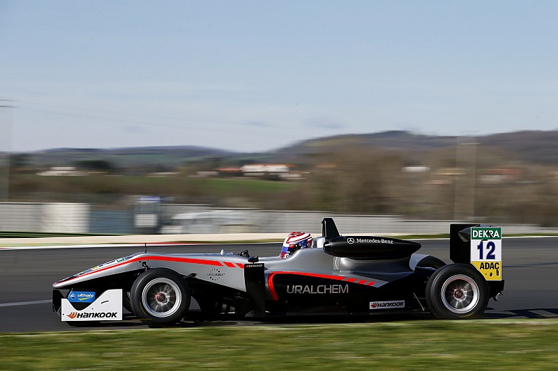 Russell moet pole inleveren, Gunther profiteert