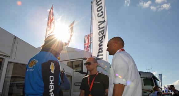 Hungaroring'de Yvan Muller podyumun zirvesinde