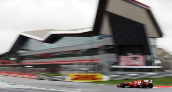 Britanya Grand Prix 2011 Cuma 2. antrenman turları - Massa zirvede