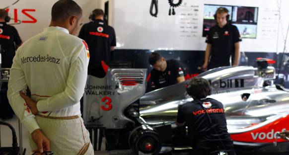 Hamilton: Yeni sert lastikler bir felaket