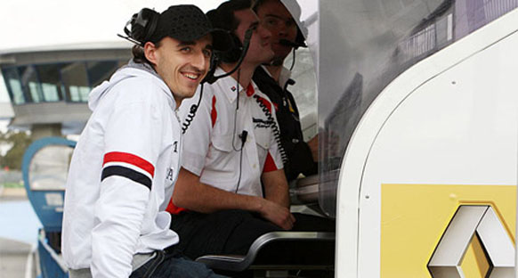 Kubica sağ elinin 5 parmağını da oynatabilmiş