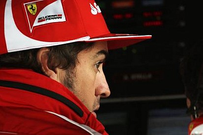 Alonso, Rossi’nin Ferrari’de takım arkadaşı olacağından şüpheli
