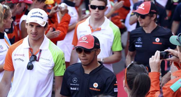 Hamilton para karşılığı imza iddiasına açıklık getirdi