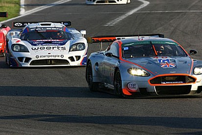 FIAGT - Wendlinger lider, Aston takımı ilk iki sıranın hakimi