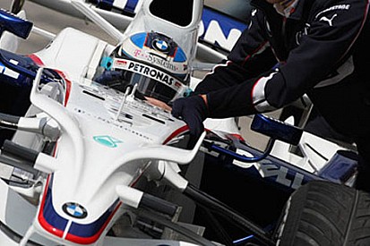 Ferrari BMW'nin pit stop sırrını çözmeye çalışıyor