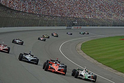 Yağmur Indy 500 antremanlarını olumsuz etkiledi