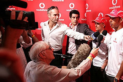 Lewis Hamilton ve Heikki Kovalainen ile soru cevap
