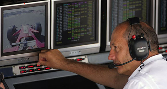 Dennis, F1'in geleceğini değerlendirdi