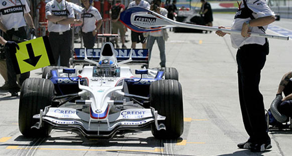 Alonso ve Heidfeld hakemlere şikayette bulundu