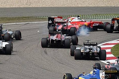 Vettel temas sonrası Kvyat’a sinirli