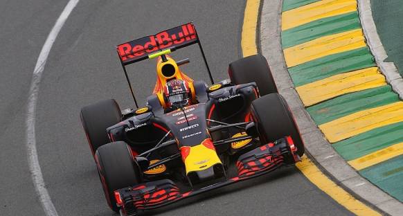 Kvyat Q1'deki trafiği suçladı