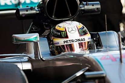 Hamilton: Telsiz konuşmalarındaki yasakların artışı F1'i zorlaştırır