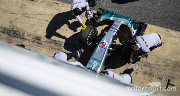 Rosberg lider - Mercedes testlerde ağırlığını hissettirmeye başladı