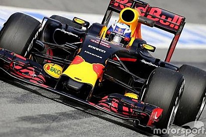 Ricciardo 'Ferrari’ye transferim hala gündemimde'