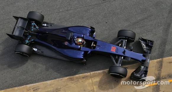 Sainz: Ferrari motoruyla ileriye doğru bir adım attık