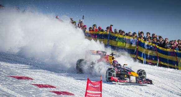 Red Bull'a göre Verstappen'in F1 aracıyla karda yaptığı gösteride bir hata yapılmadı