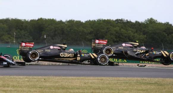Lotus 2015'te 56 milyon borcu kapattı