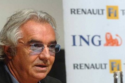 Briatore'a göre Renault takımı toptan değişime gitmeli