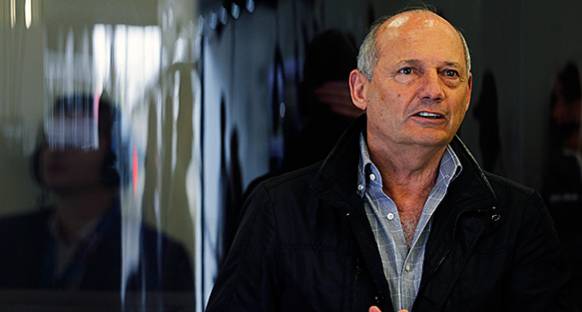 Ron Dennis'e göre Alonso yarışlara bir sene ara verebilir