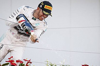 Hamilton, Japonya'da Zirveye Döndü