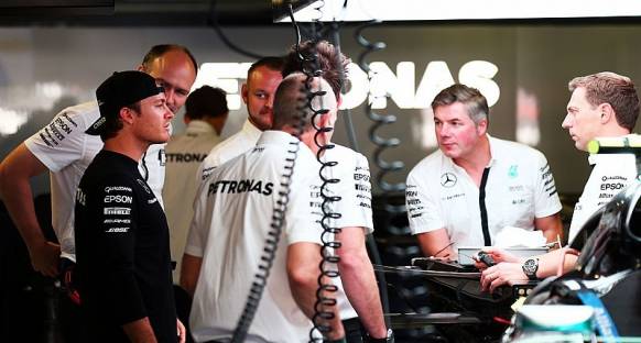 Rosberg: Yarış dışı kalmam yanlış yönde atılmış dev bir adım