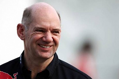 F1 efsanesi Newey Aston Martin için yol aracı tasarlıyor