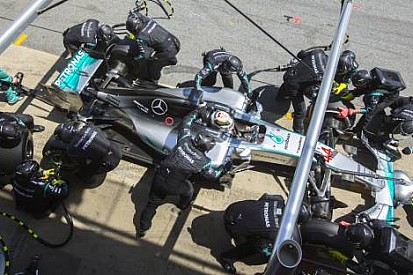 FIA, takımlara yakıt akış limiti konusunda yeni bir önlem sundu