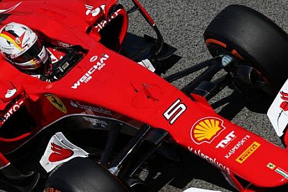Vettel: Mercedes'le aradaki fark kötü haber