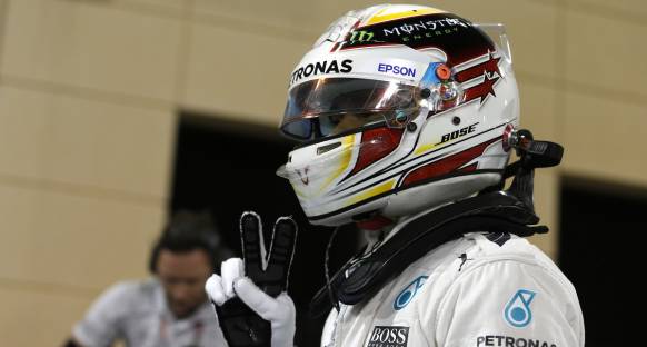Raikkonen'in renk kattığı yarışı Hamilton zorlanmadan kazandı