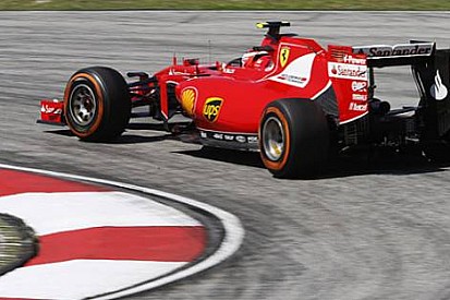 Mercedes çifti Ferrari'nin performansından etkilendi