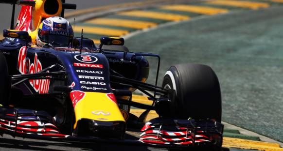 Ricciardo ikinci motoruna geçti!