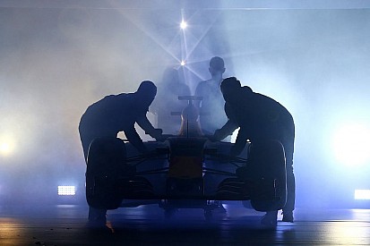 Red Bull Racing презентувала ліврею машини 2016 року