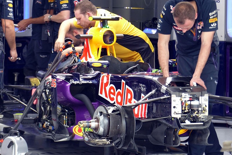 У Red Bull відмовилися від оновлених моторів Renault