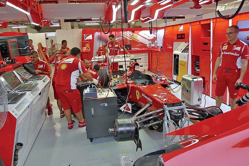 Інтерактивний візит в гараж Ferrari