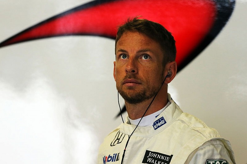 Баттон залишається в McLaren