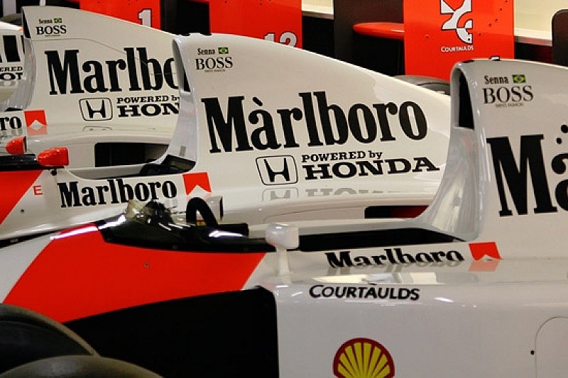 McLaren Honda выезжает на трассу