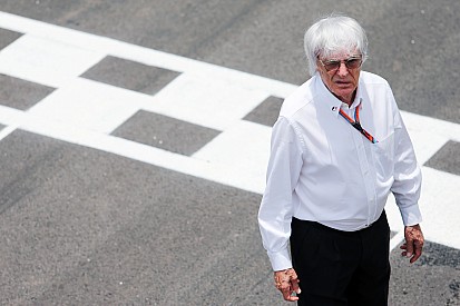 Ecclestone bereid om akkoord over motoren op te blazen