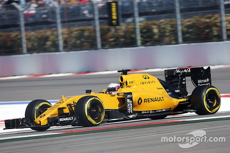 Magnussen votado piloto del día en Rusia