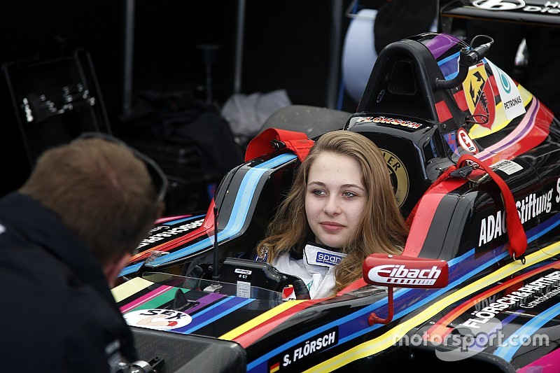 Sophia Flörsch: Ein Formel-4-Auto namens Hugo